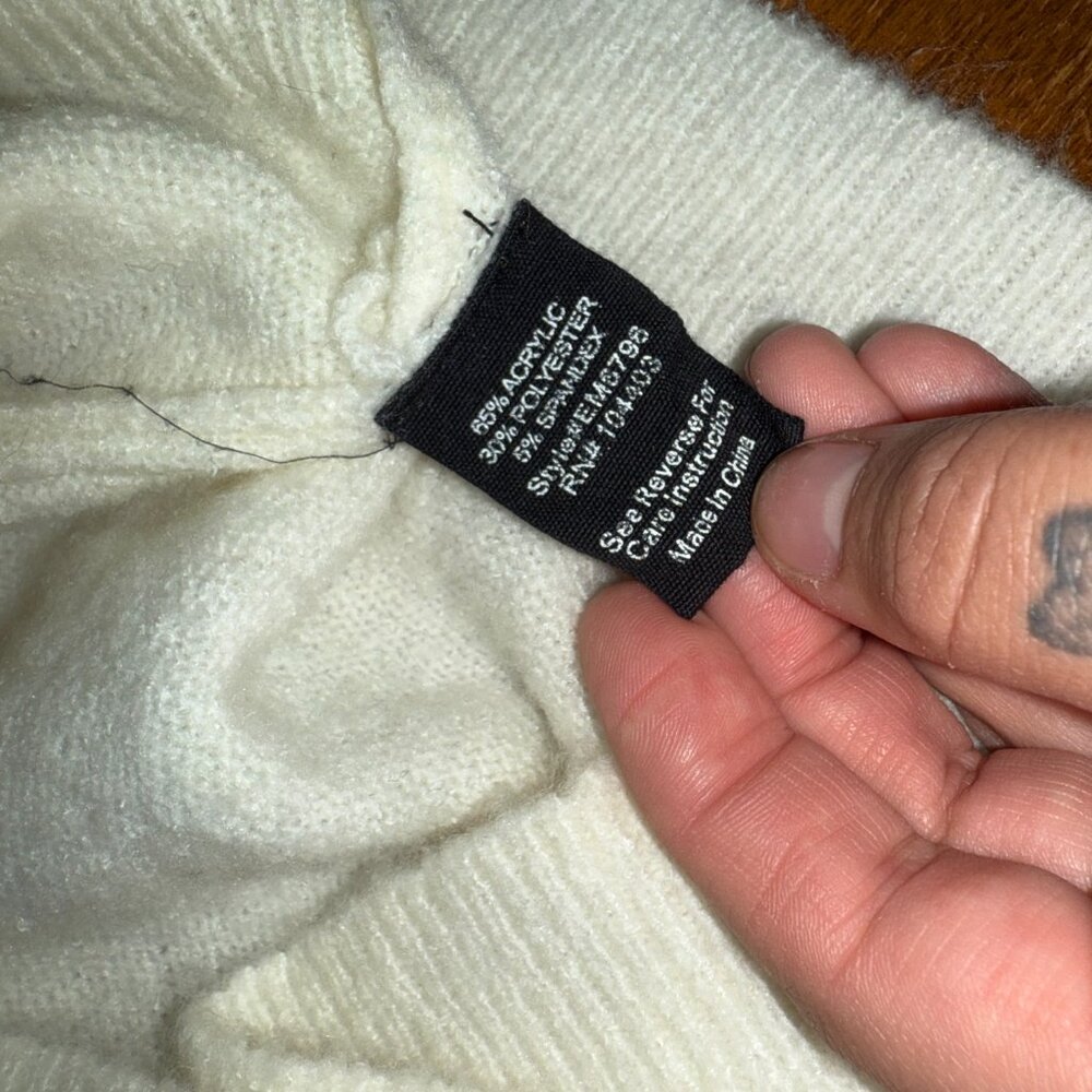 E & M Black and White Colorblock Sweater – Women’s Size Medium - Picture 7 of 9